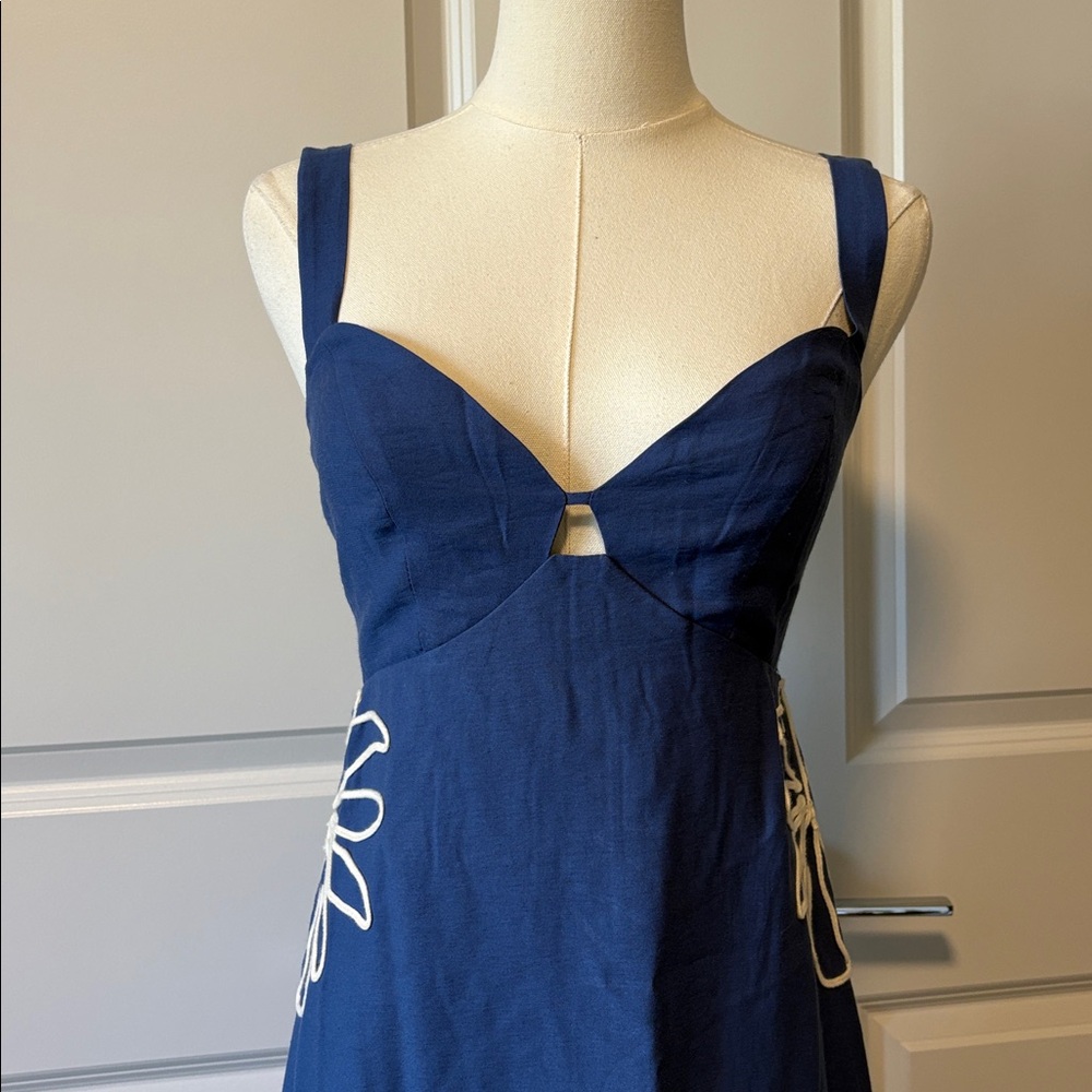 Mon Renn dress - Picture 2 of 8